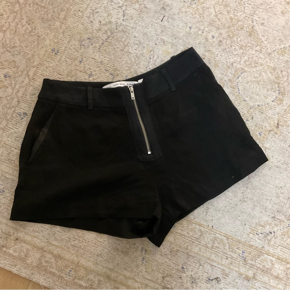 & Other Stories Shorts